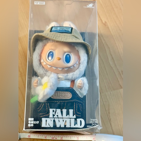 Authentic Labubu The Monsters Fall in Wild - Picture 3 of 8